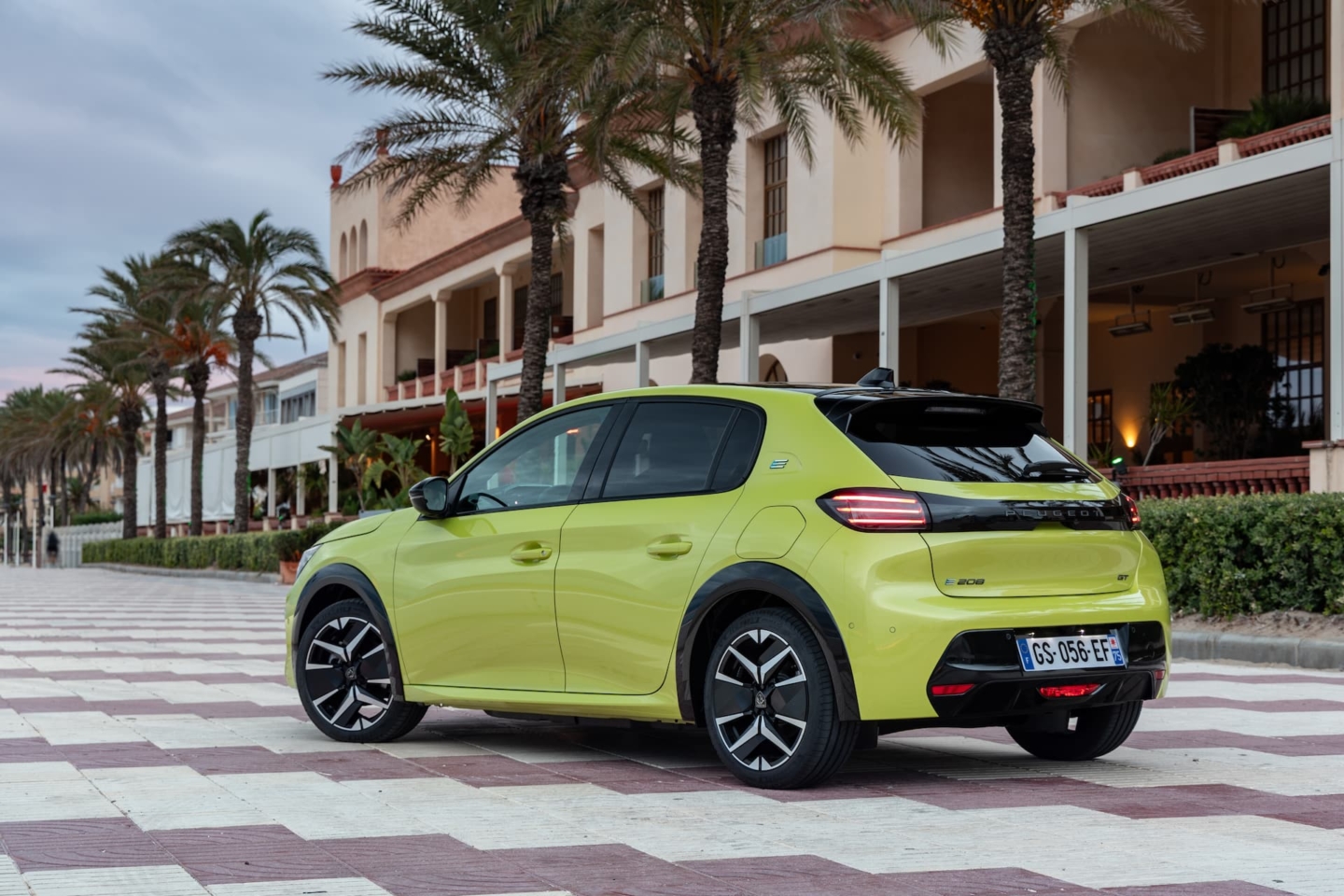 peugeot-valence-e-208-voiture-citadine-drome