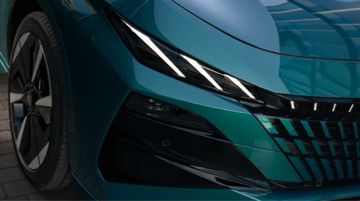 Peugeot-308-électrique-valence-drome