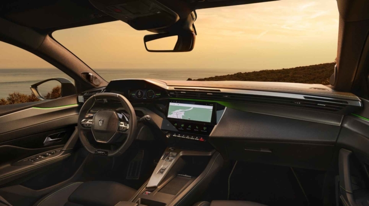 Peugeot-408-interieur-SUV-coupé-électrique-valence-drome