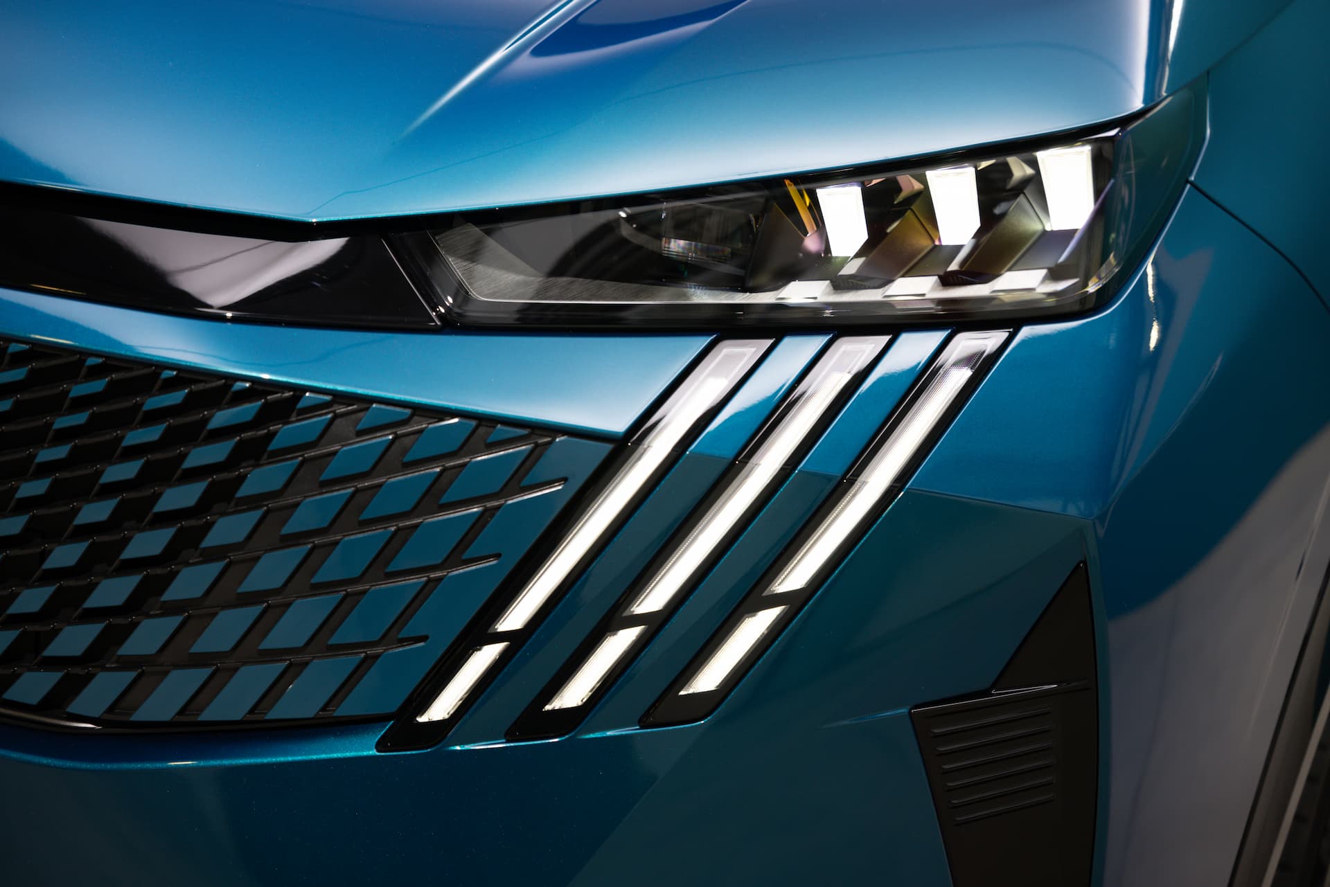 PEUGEOT_3008_drome_VALENCE_SUV_26000_HYBRID