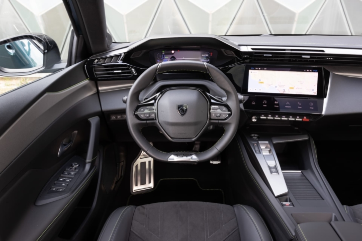 PEUGEOT_308_electrique-securité-confort-valence-drome