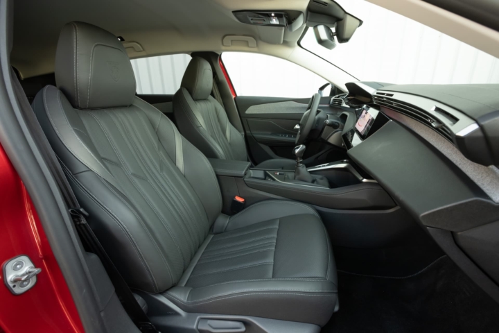 PEUGEOT_308-electrique-valence-sw-familial (1)