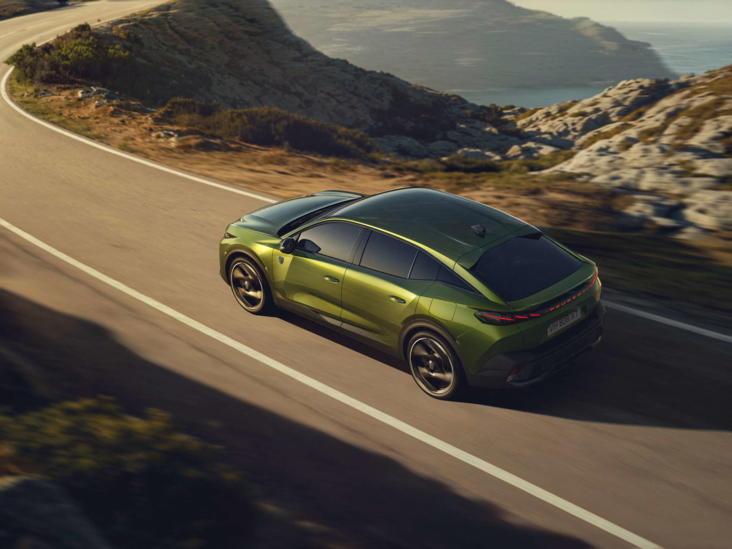 PEUGEOT_408_HYRIDE_SUV_COUPÉ_VALENCE_DROME