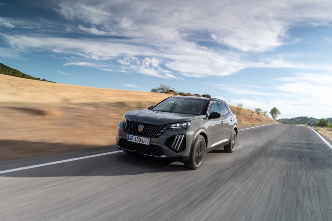 PEUGEOT_E2008-drome-valence-suv-citadin-hybride