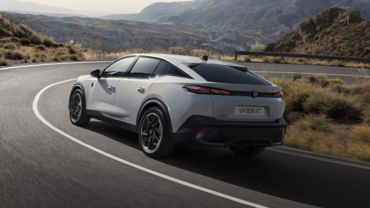 peugeot 408 electrique drome berline