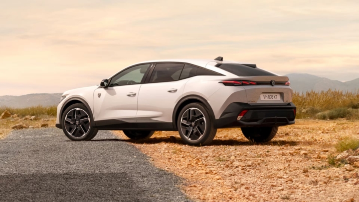peugeot 408 electrique suv berline valence
