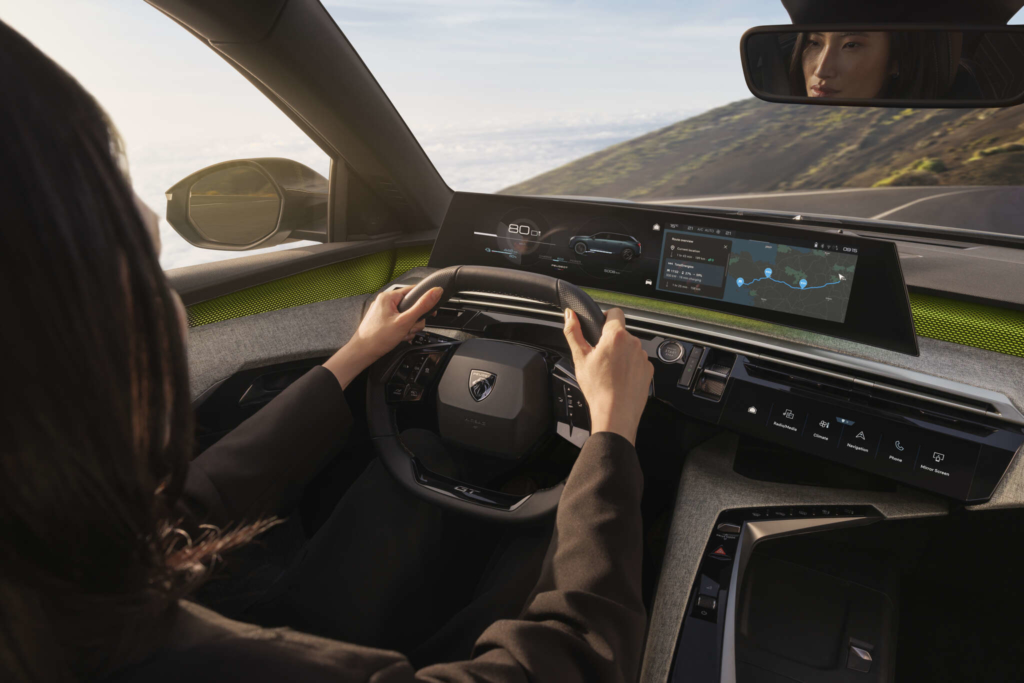 PEUGEOT_E5008_RANGE_VALENCE_DROME