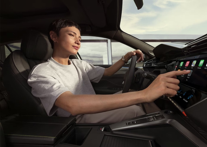 technologie peugeot suv coupe 408 hybride valence