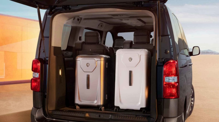 peugeot-Traveller-utilitaire-places-professionnels-familles-valence-drome